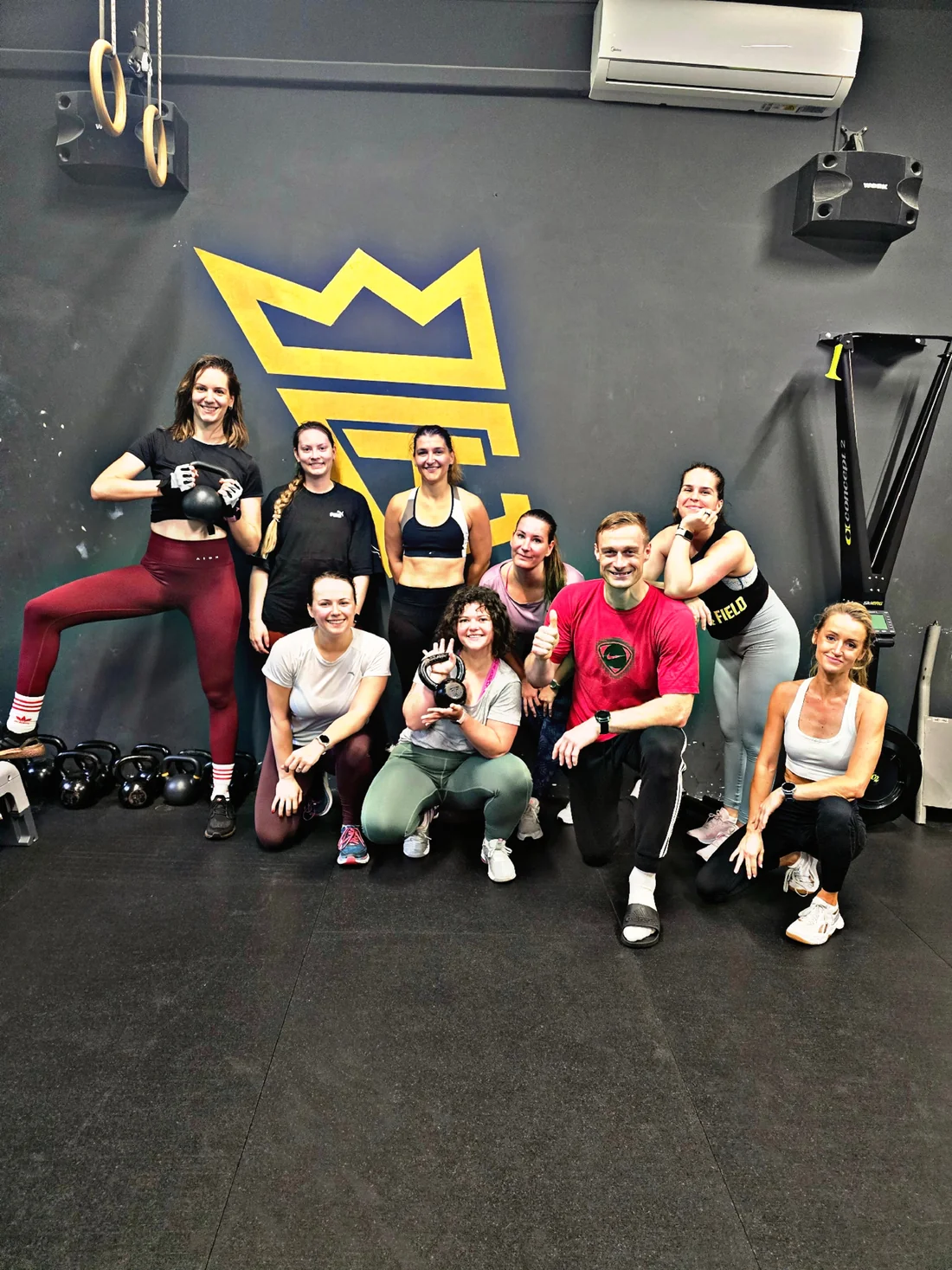 Skupina s kettlebellmi po tréningu v TRIAS